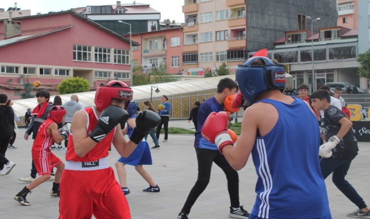 Amatör Spor Haftası etkinlikleri Bayburtta renkli görüntülere sahne oldu