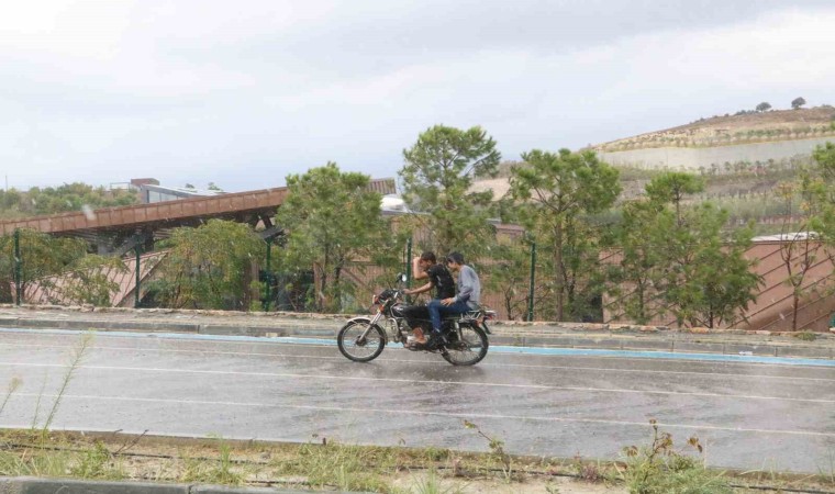 Antakyada yağışlı hava etkisini gün boyu sürdürdü