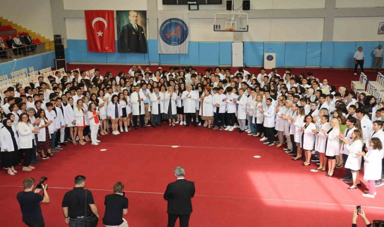 Antalyada 314 Tıp Fakültesi öğrencisi beyaz önlük giydi