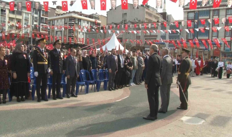 Arnavutköyde Cumhuriyetin 100. yılı coşkuyla kutlanıyor