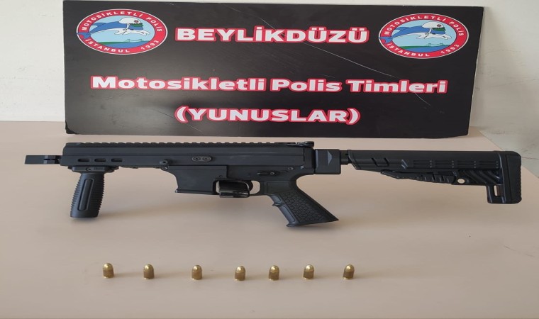 Asayiş uygulaması sırasında durdurulan bir araçta otomatik tüfek ele geçirildi