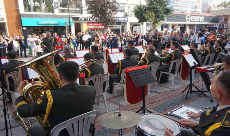 Askeri bandondan Cumhuriyetin 100. yılına özel konser