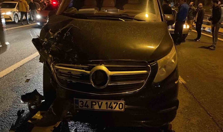 Ataşehirde zincirleme trafik kazası: 2 yaralı