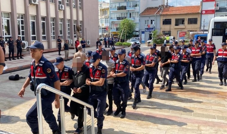 Aydında polisin bıçaklanması olayında 2 şüpheli tutuklandı