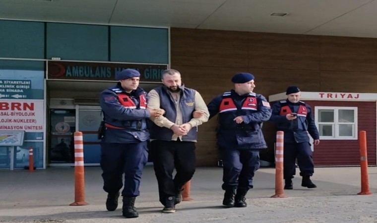 Babasını taşla yaralayıp sağlık ekiplerini de rehin alan şahıs tutuklandı