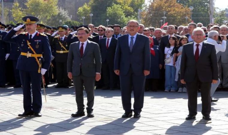 Bakan Özhaseki: Okullarımızda 3 milyon 700 bin kitabı öğrencilerimize bedava veriyoruz (2)