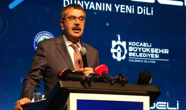 Bakan Yusuf Tekin : 620 bin akıllı tahtayı okullarımıza dağıtmış olacağız