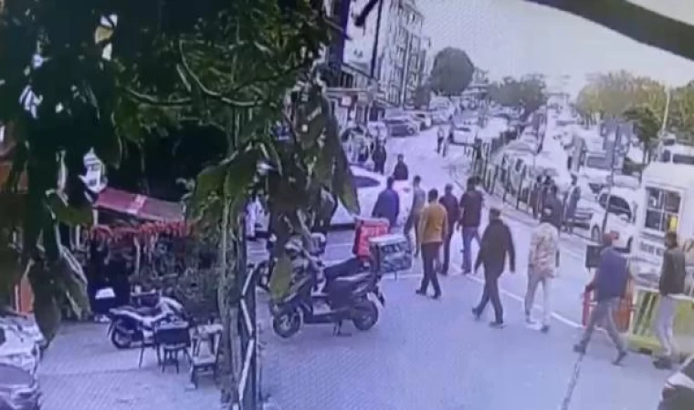 Bakırköy Adliyesi önünde bıçaklı kavga kamerada 