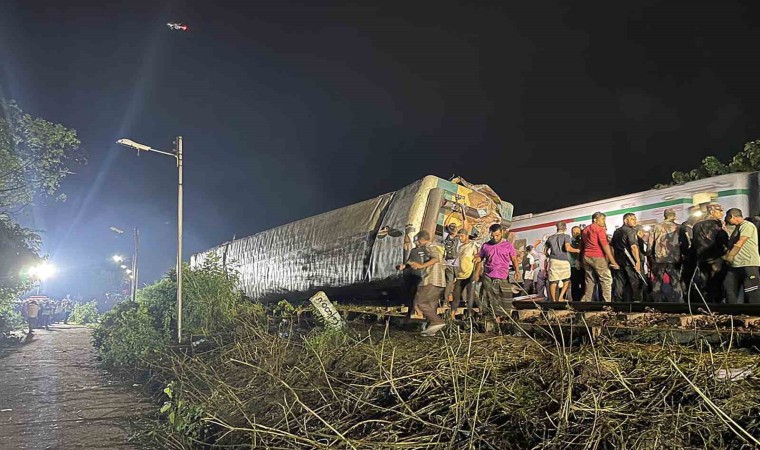 Bangladeşte tren kazası: 17 ölü, 100den fazla yaralı