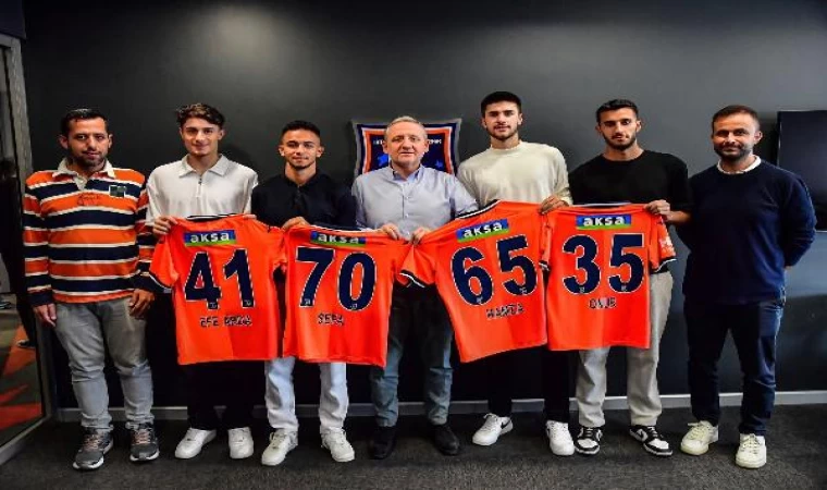 Başakşehir FK, 4 genç futbolcusuyla sözleşme imzaladı