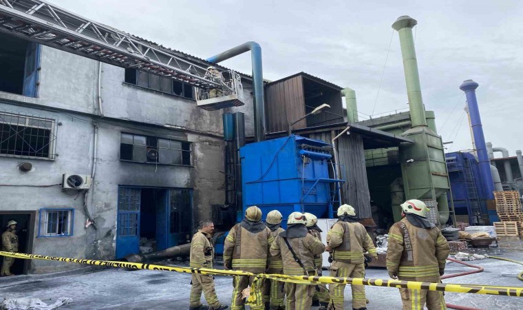 Başakşehirde iş yerinde doğalgaz patlaması: Müdahale sırasında 1 kişi dumandan etkilendi