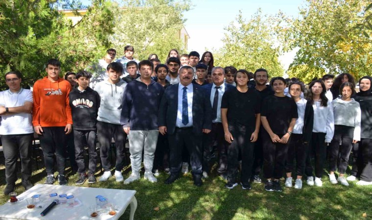 Başkan Alp fen lisesi öğrencileriyle buluştu