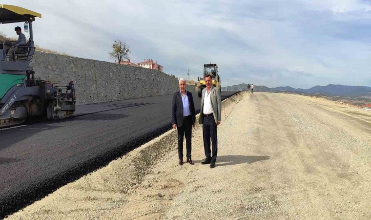 Başkan Çalışkan, Hisarcık-Gediz yolunda inlemelerde bulundu