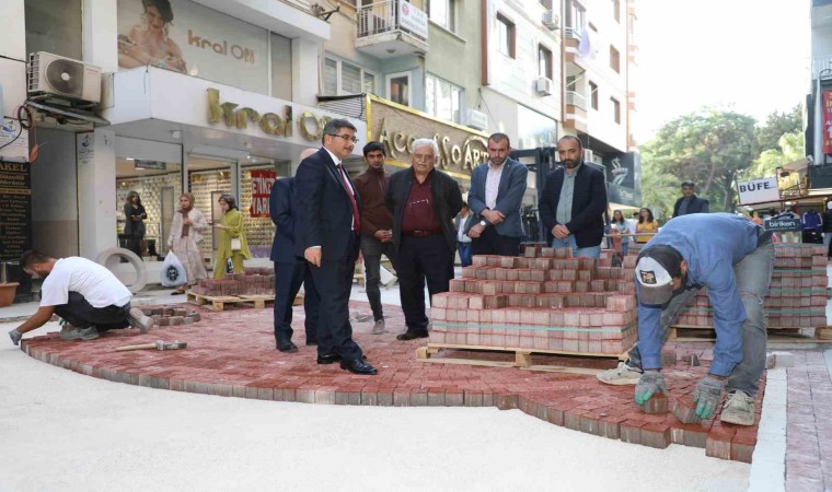 Başkan Çelik Tarzan Meydanındaki çalışmaları inceledi