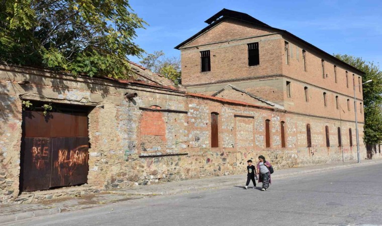 Başkan Öndeşten tarihi fabrikaya akademik dokunuş