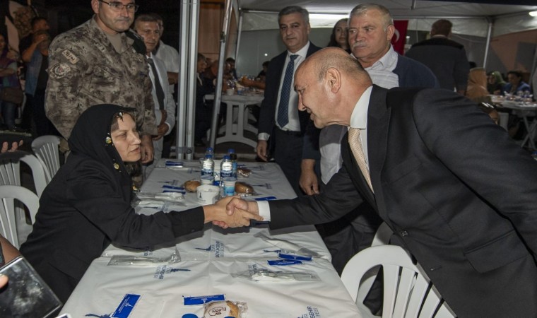 Başkan Soyerden Şehit Polis Şimşekin ailesine taziye