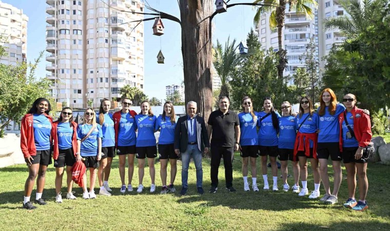 Başkan Uysal, ‘Voleybolda rüyalar şehrinin, rüya takımı olabiliriz