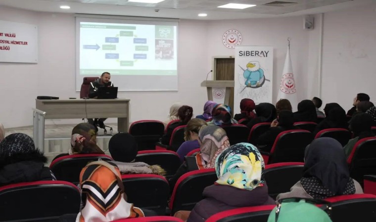 Bayburt polisinden ailelere ‘Siber Zorbalık eğitimi