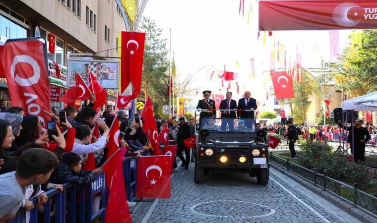 Bayburtta Cumhuriyet Bayramı ve yüzüncü yıl coşkusu