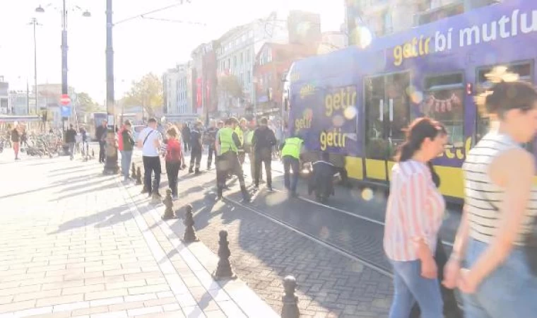 Beyazıt’ta tramvay raydan çıktı -1