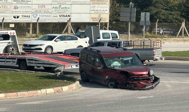 Bilecikte meydana gelen trafik kazasında 2 kişi yaralandı