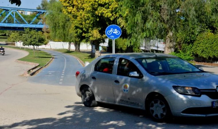 Bisiklet yolu, otomobillerin ‘kestirme yolu’ oldu