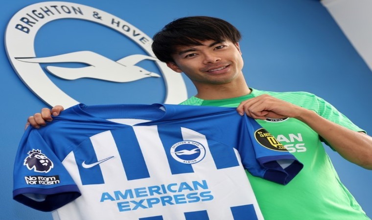 Brighton, Kaoru Mitomanın sözleşmesini uzattı