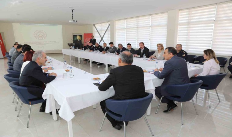 Burdur Valisi Türker Öksüz: Kadına yönelik şiddetle mücadelede ilkemiz sıfır tolerans