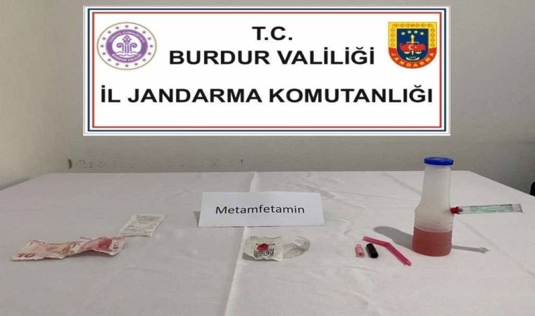 Burdurda jandarma ekiplerinin uyuşturucu operasyonunda 3 şüpheli tutuklandı