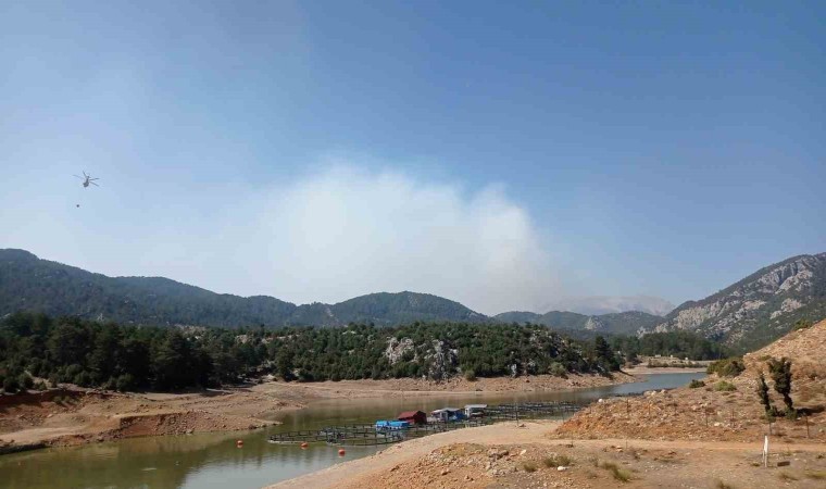 Burdurda Karanlıkdere Kanyonunda kontrol altına alınan yangın tekrar başladı