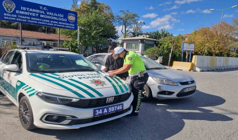 Büyükçekmecede trafikte tehlikeli hareketler yapan şahıs yakalandı