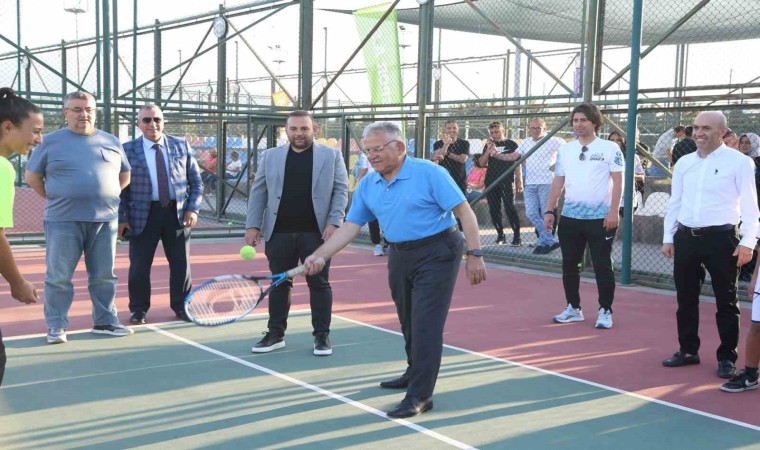 Büyükkılıçtan Tenis Defi Ligi Sporcularına Tebrik