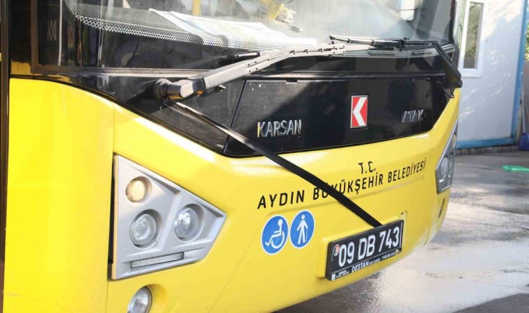 Büyükşehir ulaşım araçlarına siyah kurdele astı