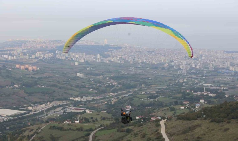 Canik semaları yamaç paraşütü ile renklendi