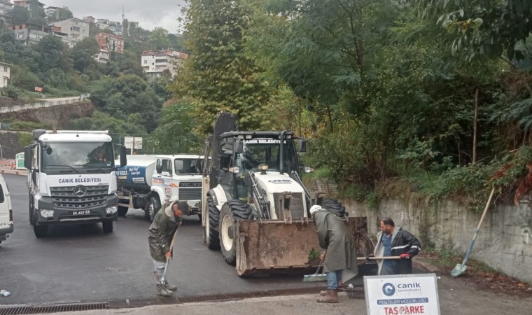 Canikte sağanak yağışa karşı yoğun çalışma