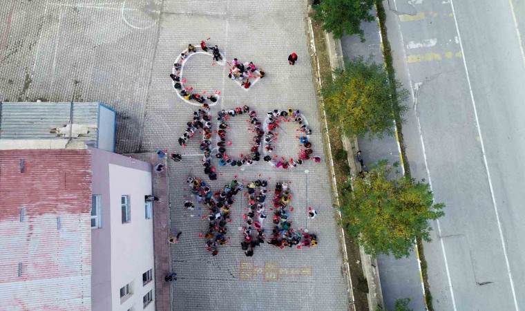 Çatakta Cumhuriyetin 100. yıl koreografisi