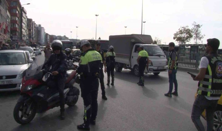 Ceza yiyen taksi sürücüsü hatasını kabullendi: Emniyet kemeri takmadım, polis arkadaşlar da gerekeni yaptı