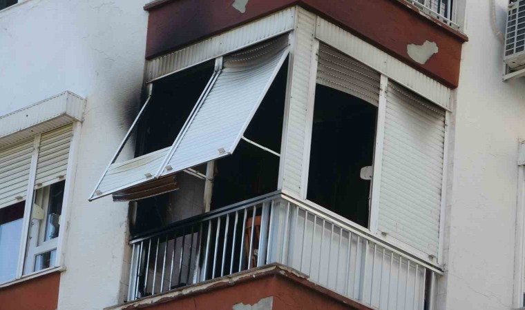 Çocuğun çakmakla oyunu yangın çıkardı, 1 kişi dumandan etkilendi