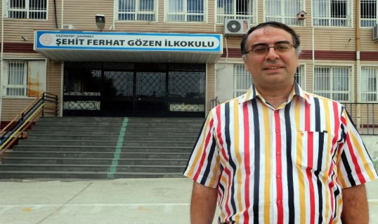 Çocukken okuduğu masal kitabından etkilenip, 44 dil öğrendi