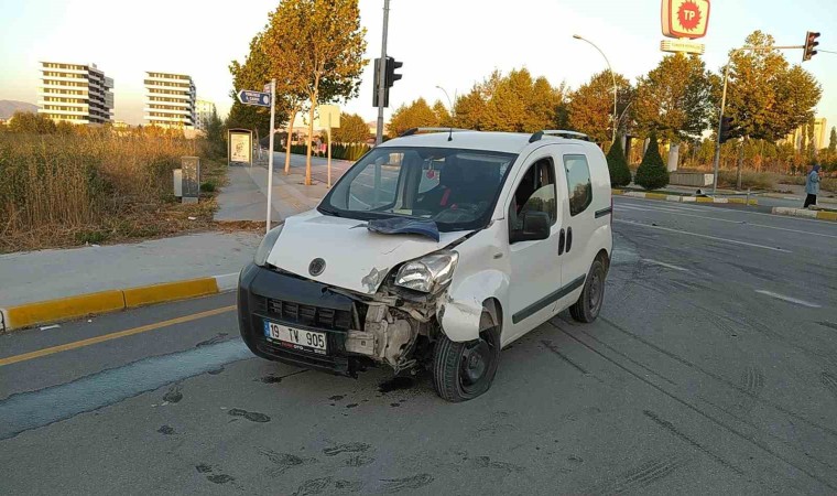 Çorumda trafik kazası: 2 yaralı