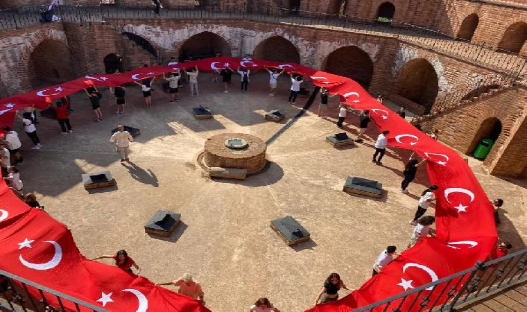 Cumhurbaşkanlığı Türkiye Bisiklet Turu’nun ilk gününde bayrak şöleni