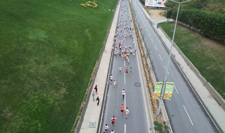 Cumhuriyet Koşusunda 2 bin sporsever kıyasıya yarıştı