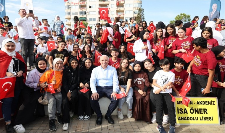 Cumhuriyetin 100. yılı Akdenizde coşkuyla kutlandı