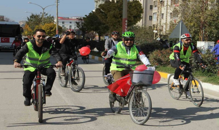 Cumhuriyetin 100. yılı anısına bisiklet turu düzenlendi