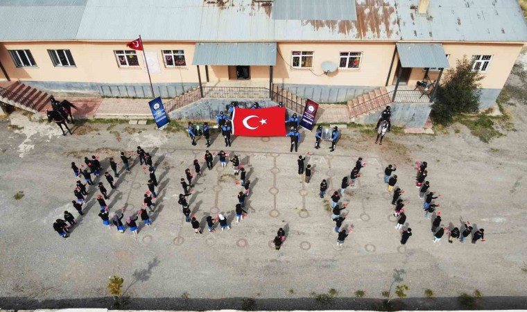 Cumhuriyetin 100. yılı sebebiyle 100 fidan diktiler