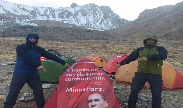 Cumhuriyetin 100. yılında Erciyes Dağı zirve tırmanışı yapıldı