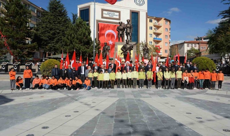 Cumhuriyetin 100üncü yaşı Bozüyükte çeşitli etkinliklerle kutlanıyor