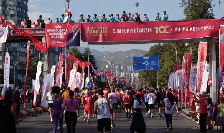 Cumhuriyet’in 100’üncü yılında Uluslararası Trabzon Yarı Maratonu koşuldu