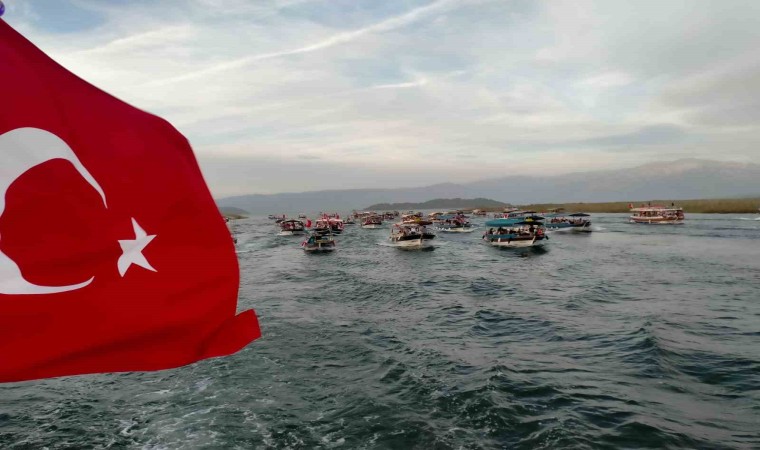 Dalyan Kanalında renkli kutlama