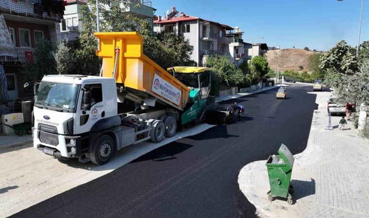 Denizli Büyükşehirin asfalt seferberliği sürüyor